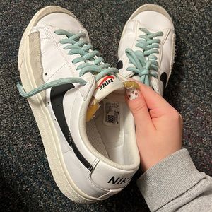 Nike Platform women’s Blazer Low - Size W 10 M 7.5